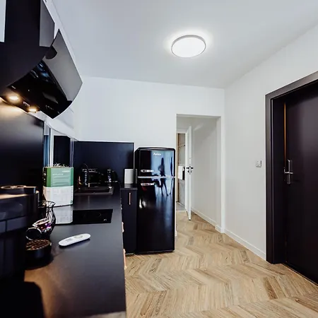 Cristalview Stay&Relax - Luksusowe Apartamenty- Zewnetrzne Jacuzzi- Przyjazne Dla Rodzin - Zwierzeta Akceptowane Apartmán