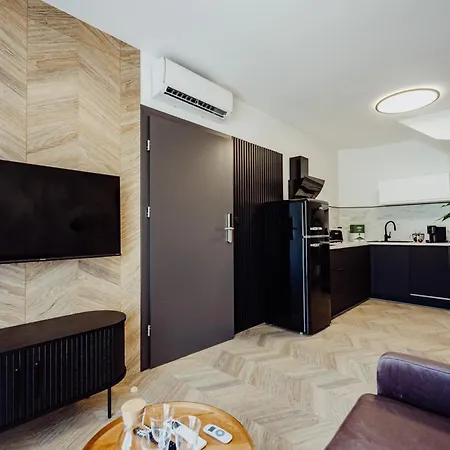 Cristalview Stay&Relax - Luksusowe Apartamenty- Zewnetrzne Jacuzzi- Przyjazne Dla Rodzin - Zwierzeta Akceptowane Apartmán *